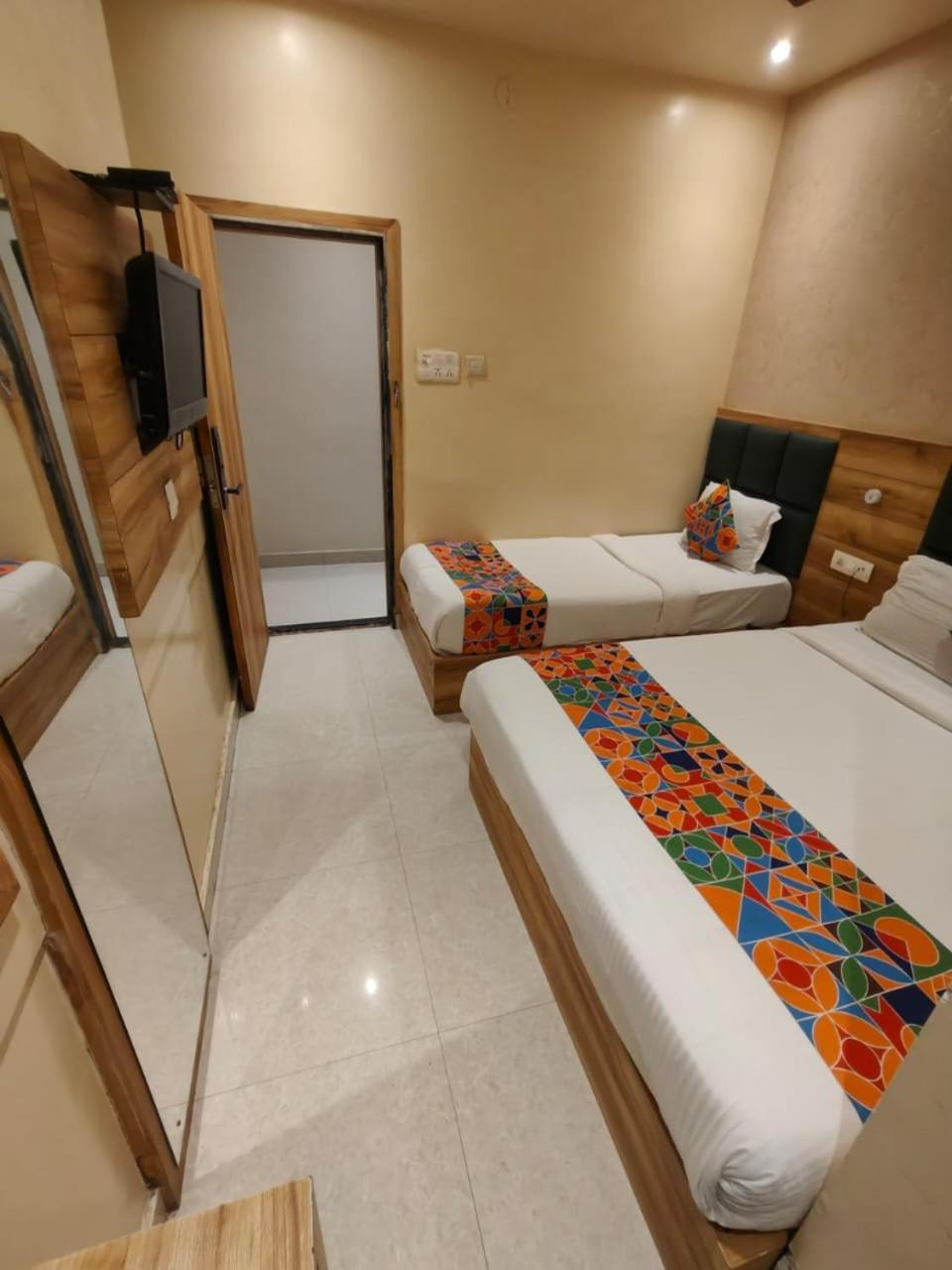 Hotel Sun City Near Saifee Hospital And Hn Reliance Hospital Mumbai Dış mekan fotoğraf